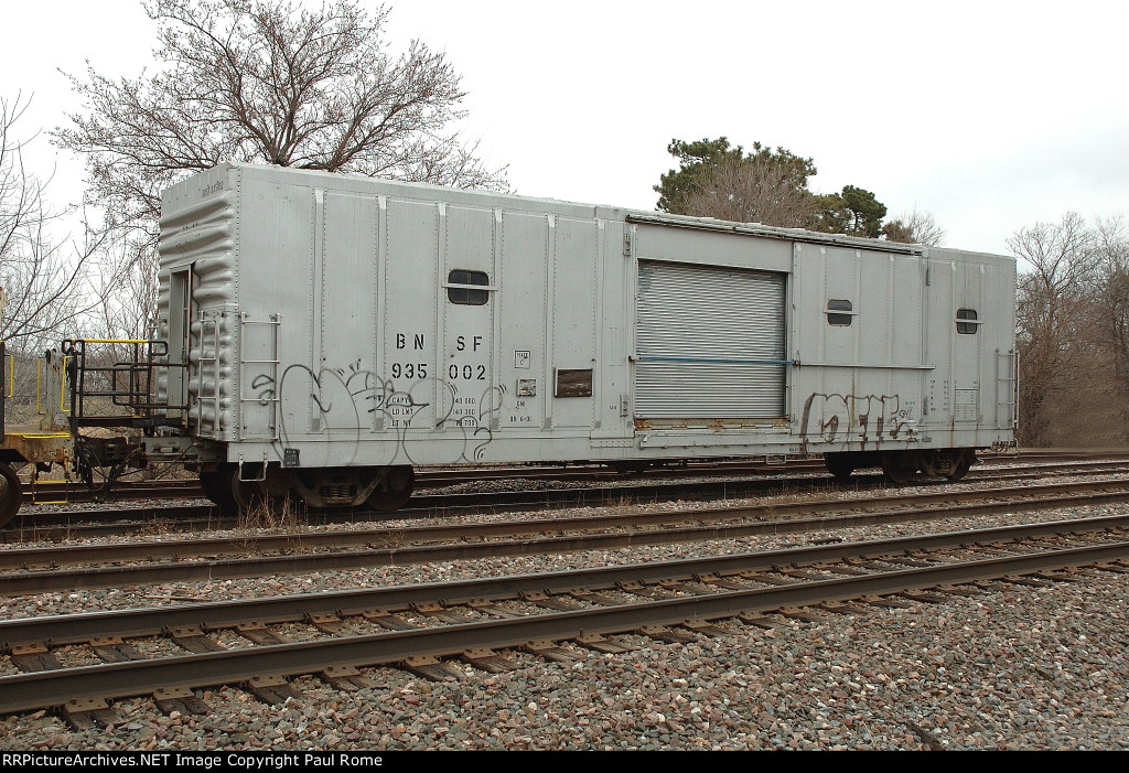 BNSF 935002, MofW Boxcar